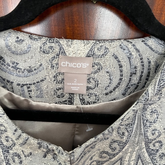 Chico's Muticolored Lined Jacket with Removable Cuffs Size 2 NWOT - Picture 4 of 6